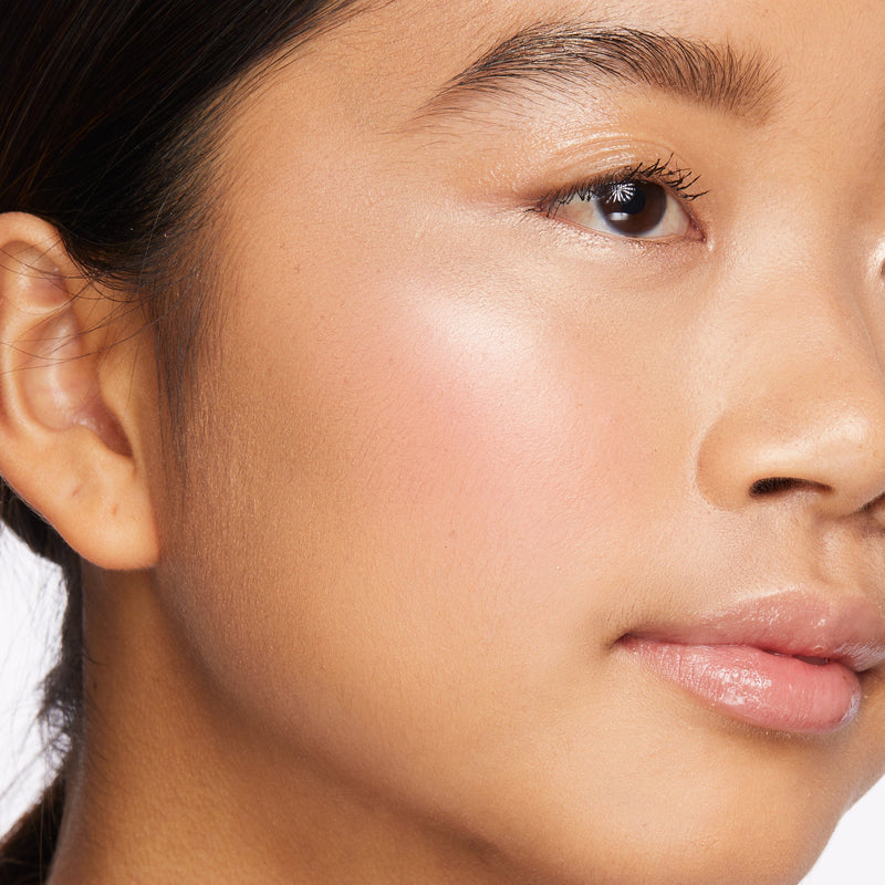 Fiona Frills Makeup Illuminating Cream in Self Glow Highlighter Frilliance